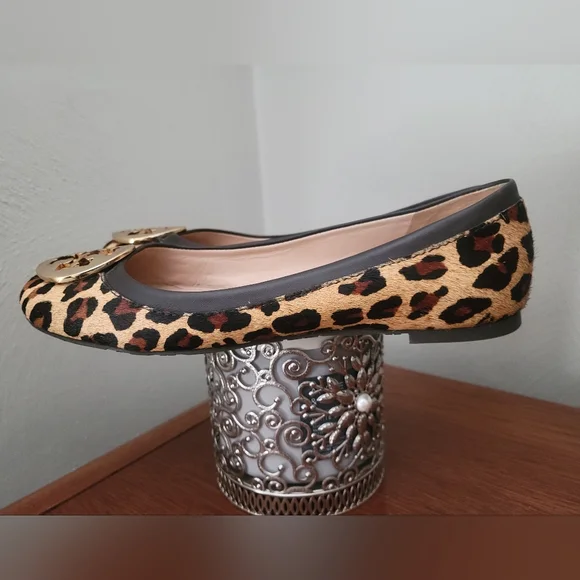 Tory Burch SZ 7.5 Animal Print REAL Bovine Hair Flats Gold Tory Emblem & Dustbag - Picture 8 of 15